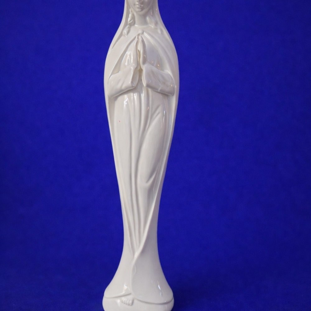 Vintage & Elegant Ceramic Statue of Madona